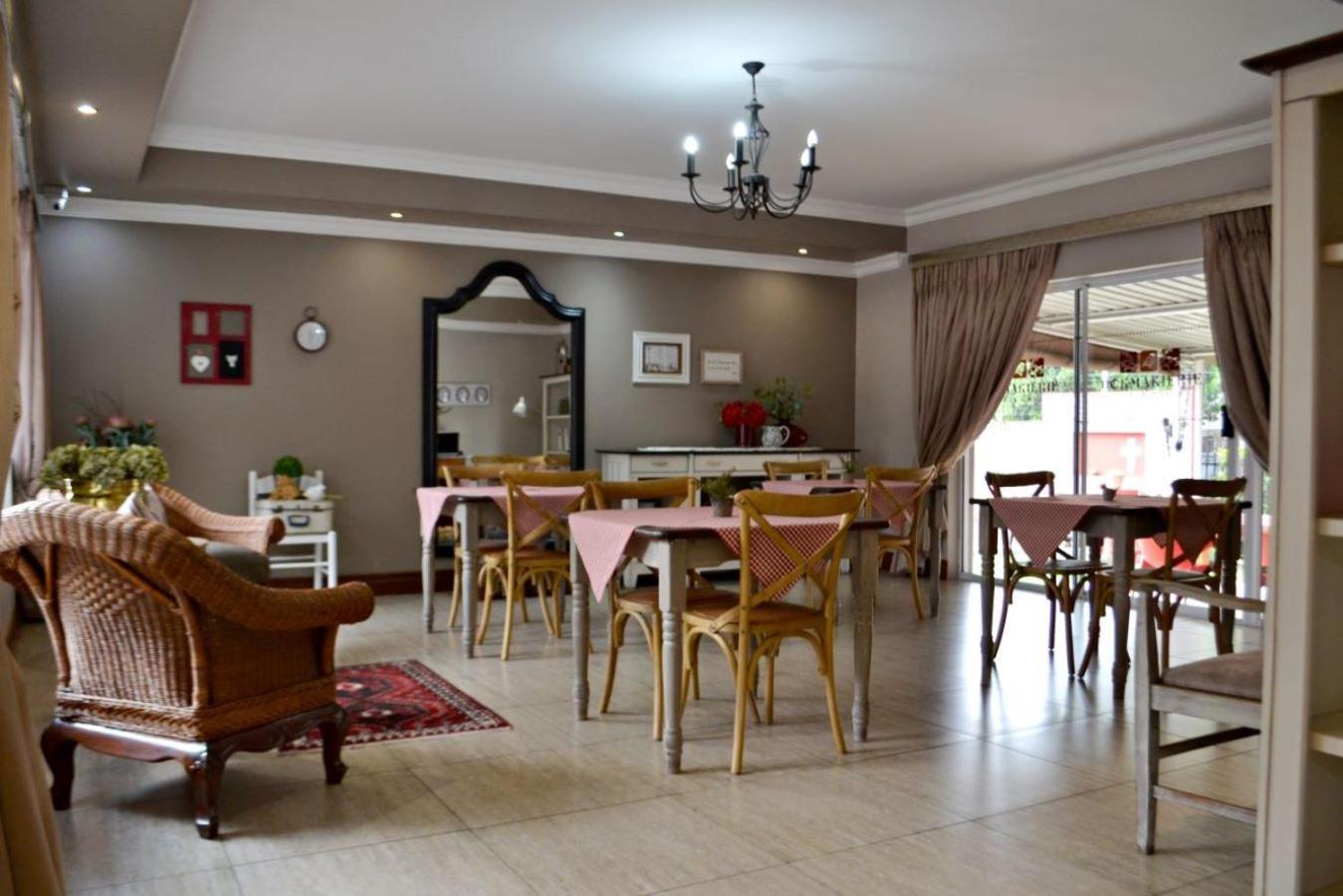 Bokmakierie Gastehuis Emalahleni Pty Ltd Luaran gambar